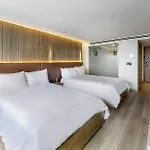 La Jolla Cove Suites